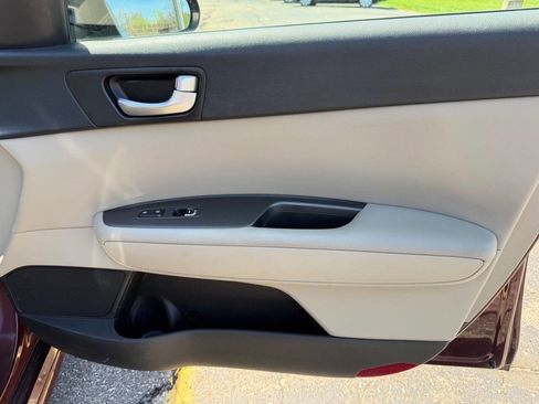 Used 2016 Kia Optima LX image 17