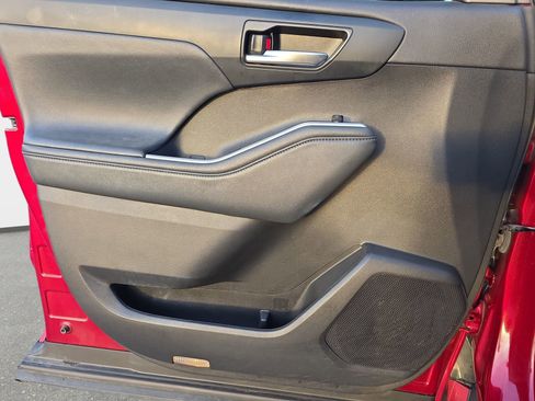 Used 2021 Toyota Highlander XSE image 26