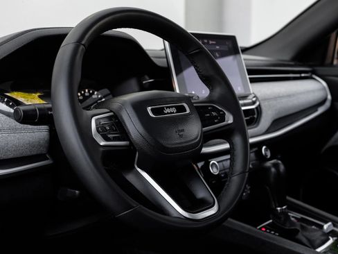 Used 2023 Jeep Compass Latitude w/ Sun and Sound Group image 24