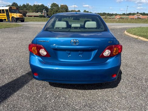Used 2010 Toyota Corolla LE image 9