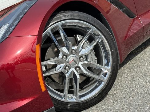 Used 2019 Chevrolet Corvette w/ 2LT Preferred Equipment Group image 8