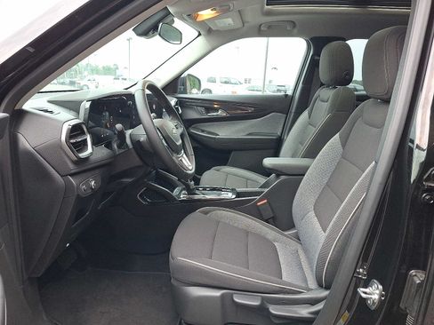 Used 2026 Chevrolet TrailBlazer LT w/ LT Cold Weather Package AWD/4WD image 14