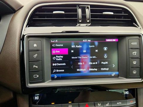 Used 2018 Jaguar F-PACE Prestige image 19