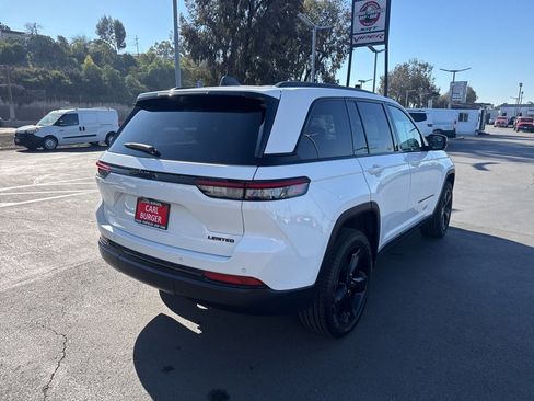 Certified 2024 Jeep Grand Cherokee Limited w/ Luxury Tech Group II image 9