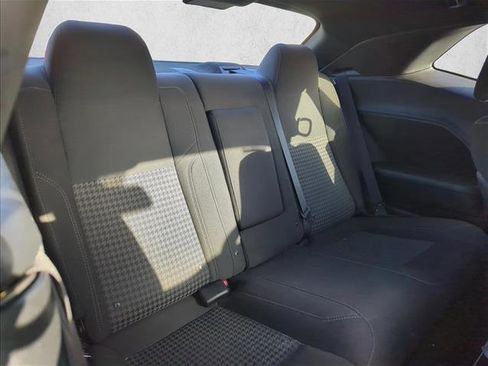 Used 2019 Dodge Challenger SXT image 21