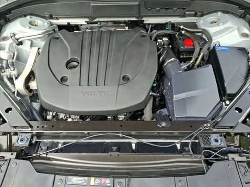 Certified 2024 Volvo XC60 B5 Plus w/ Climate Package AWD/4WD image 27