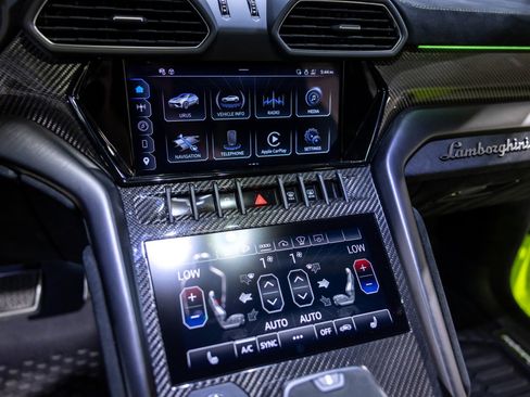 Used 2024 Lamborghini Urus Performante image 44