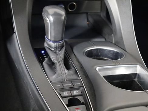 Used 2021 Toyota Avalon XLE w/ Moonroof Package FWD image 26
