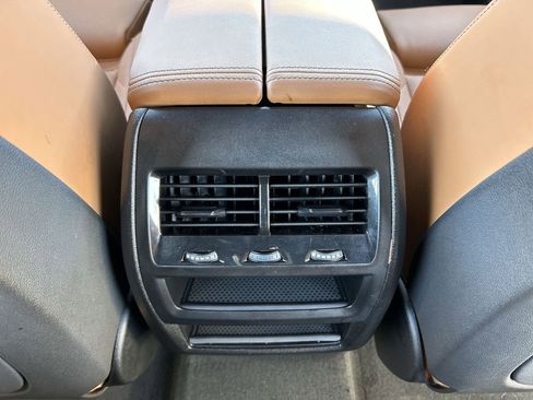 Used 2025 BMW X5 sDrive40i w/ Premium Package image 22