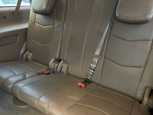 Used 2016 Cadillac Escalade ESV Platinum AWD/4WD image 17