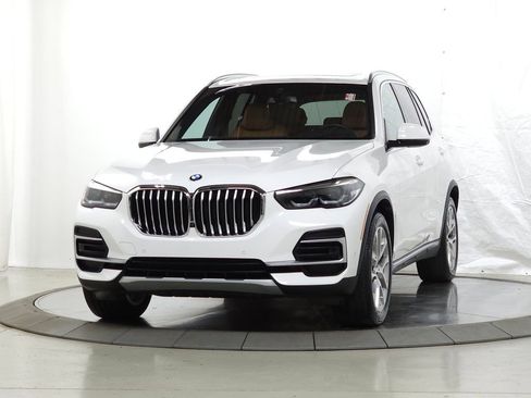 Used 2023 BMW X5 xDrive40i w/ Parking Assistance Package image 3