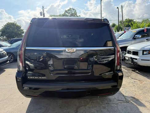 Used 2015 Cadillac Escalade Luxury RWD image 6
