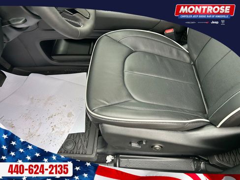 New 2026 Chrysler Pacifica Limited w/ Uconnect Theater Family Group AWD/4WD image 19
