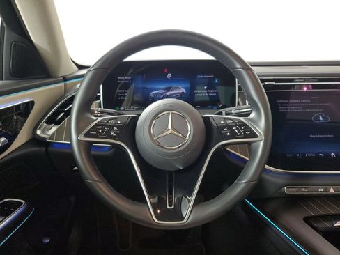 Used 2025 Mercedes-Benz E 350 4MATIC Sedan image 16