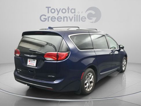 Used 2017 Chrysler Pacifica Limited w/ UConnect Theater Package image 13