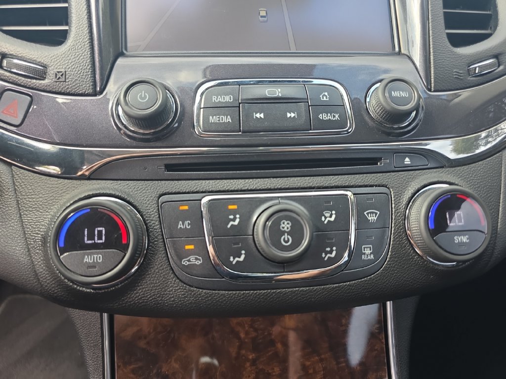 Used 2015 Chevrolet Impala LT FWD image 17