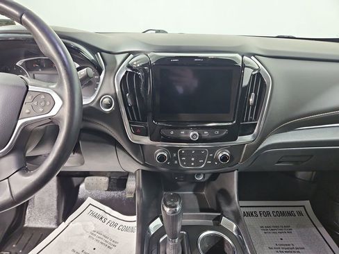 Used 2020 Chevrolet Traverse LT w/ Driver Confidence II Package image 18