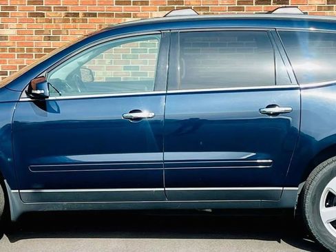 Used 2016 Chevrolet Traverse LT w/ Style and Technology Package FWD image 6