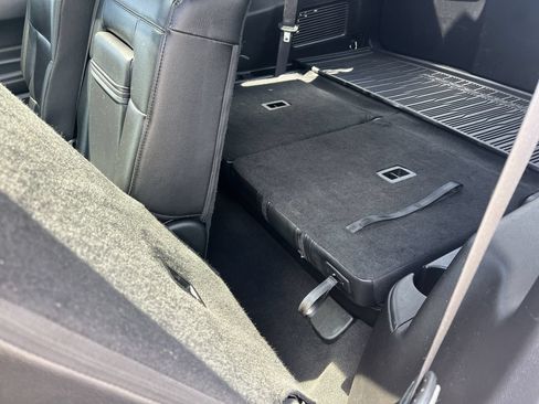 Used 2021 Ford Explorer XLT w/ Equipment Group 202A AWD/4WD image 33