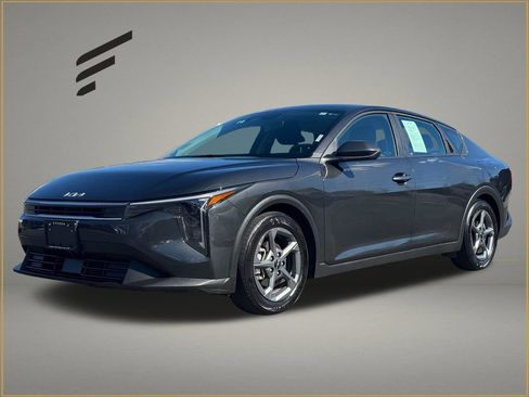 Used 2025 Kia K4 LXS FWD image 1