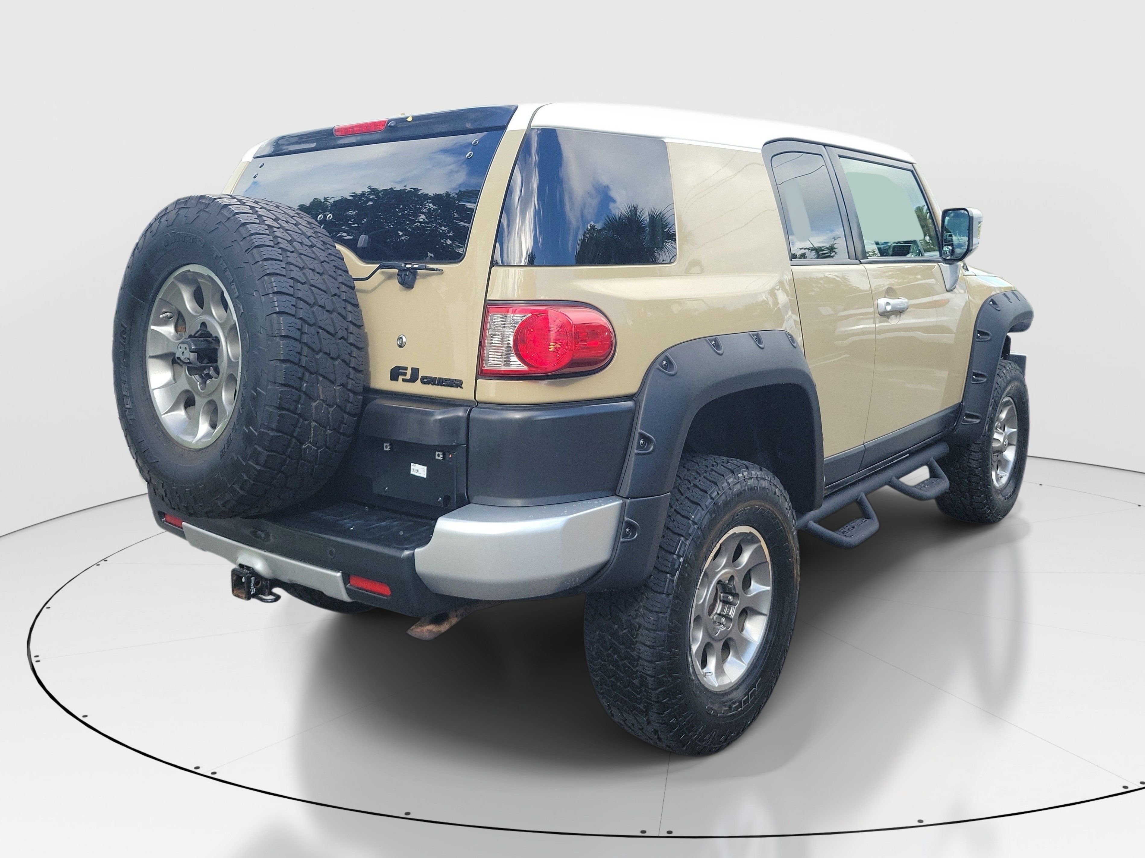 Used 2011 Toyota FJ Cruiser 4WD w/ Upgrade Pkg image 6
