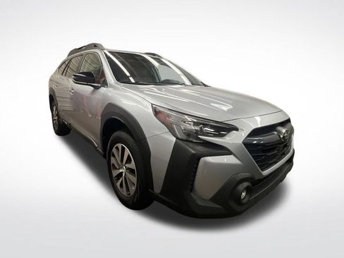 Used 2025 Subaru Outback Premium AWD/4WD image 7