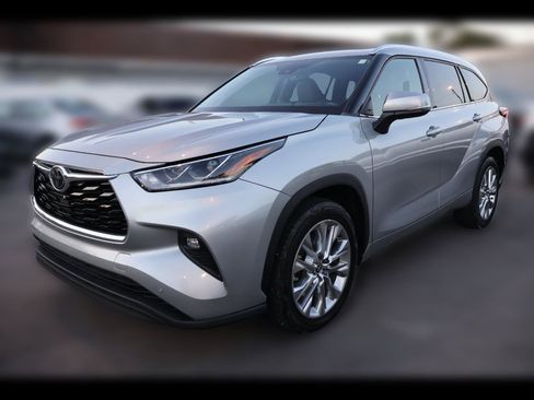 Used 2020 Toyota Highlander Limited FWD image 1