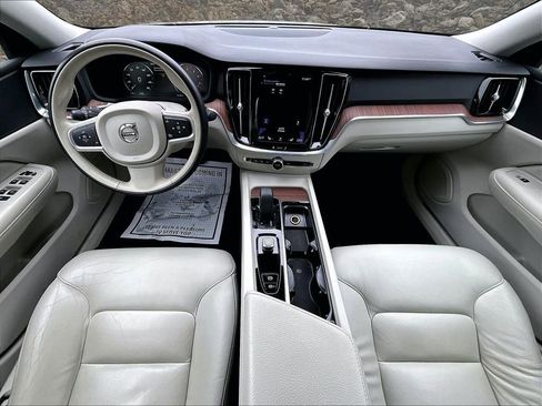 Used 2022 Volvo S60 B5 Momentum w/ Climate Package FWD image 14