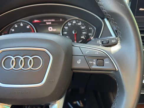 Used 2023 Audi Q5 2.0T Premium w/ Convenience Package image 18