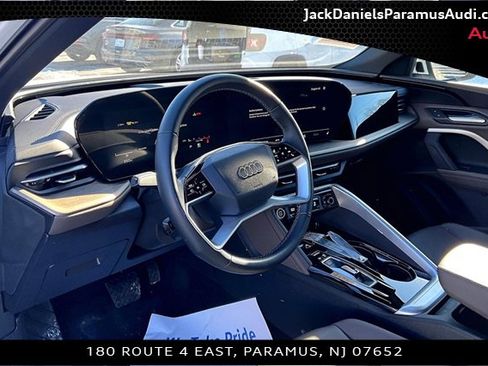 Used 2025 Audi Q5 Premium w/ Convenience Package image 11