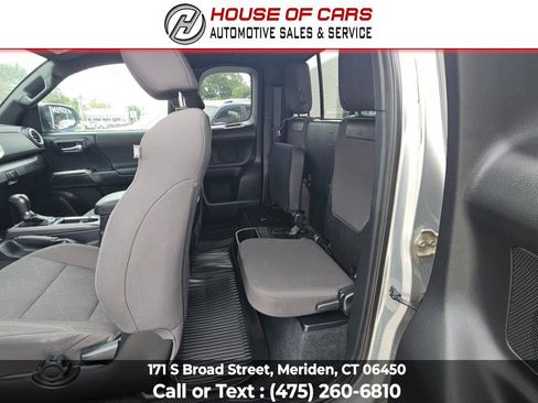 Used 2017 Toyota Tacoma TRD Sport image 41