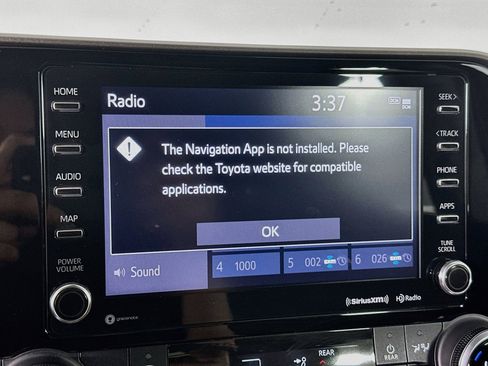 Used 2021 Toyota Highlander XLE FWD image 22