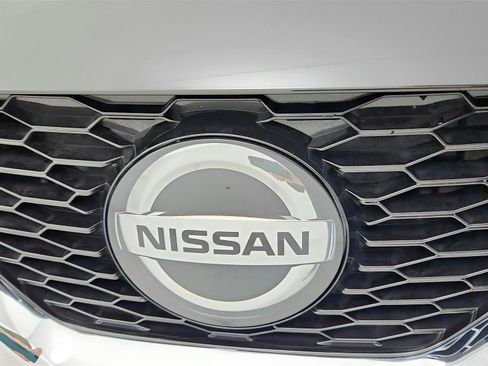 Used 2022 Nissan Rogue Sport SL w/ Premium Package FWD image 28