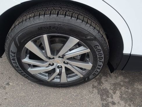 Used 2024 Chevrolet Equinox Premier image 14