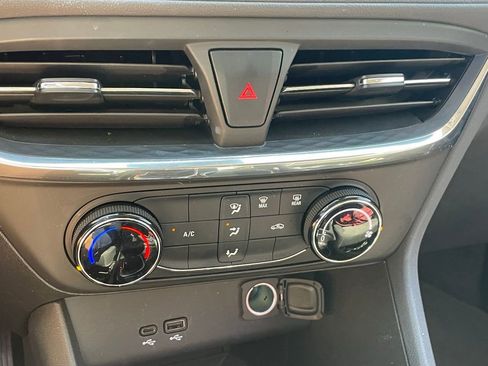 Used 2025 Buick Encore GX Preferred image 8