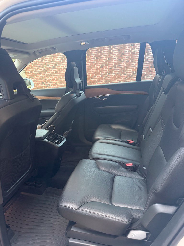 Used 2022 Volvo XC90 T6 Momentum w/ Advanced Package AWD/4WD image 5