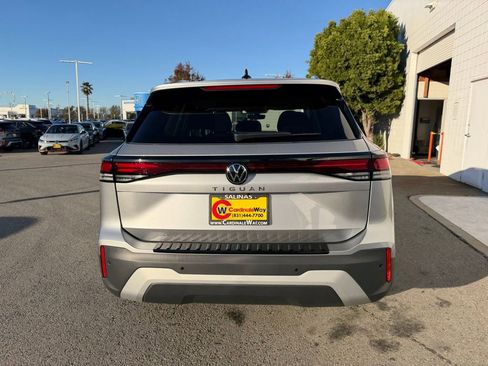 New 2026 Volkswagen Tiguan S FWD image 5