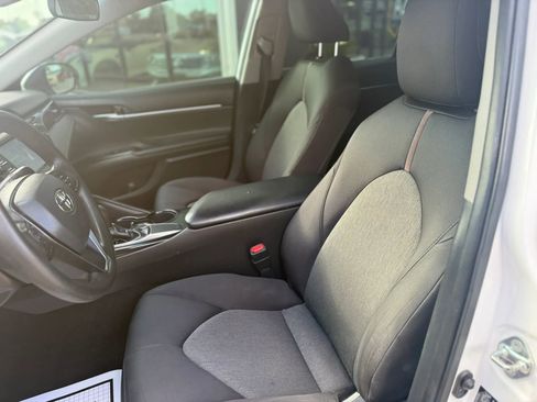Used 2019 Toyota Camry LE FWD image 19