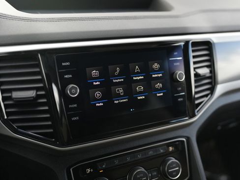 Used 2022 Volkswagen Atlas Cross Sport SE AWD/4WD image 13