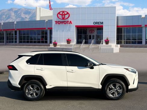 Used 2024 Toyota RAV4 LE AWD/4WD image 3