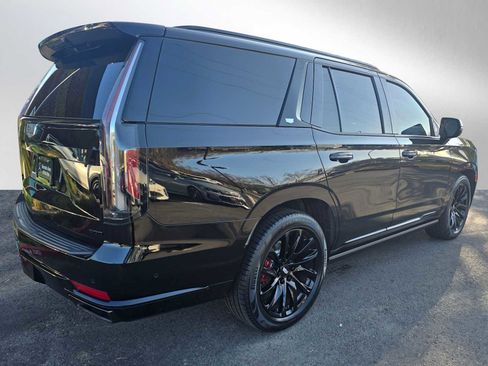 Used 2022 Cadillac Escalade Sport Platinum w/ Heavy-Duty Trailer Package image 3