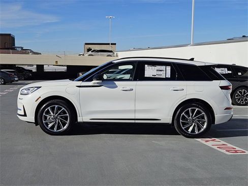 New 2026 Lincoln Corsair Grand Touring image 4