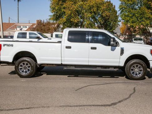 Used 2022 Ford F350 XLT w/ Black Appearance Package image 4