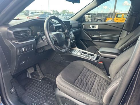 Used 2020 Ford Explorer XLT w/ Class III Trailer Tow Package image 13