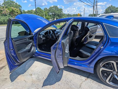 Used 2018 Honda Accord Sport image 12