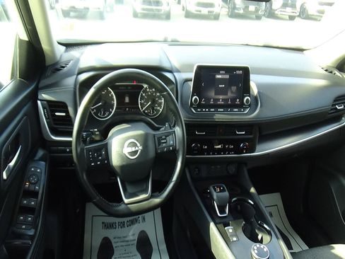 Used 2025 Nissan Rogue SV AWD/4WD image 12