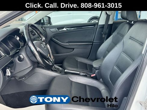 Used 2016 Volkswagen Jetta SEL w/ Lighting Package FWD image 10