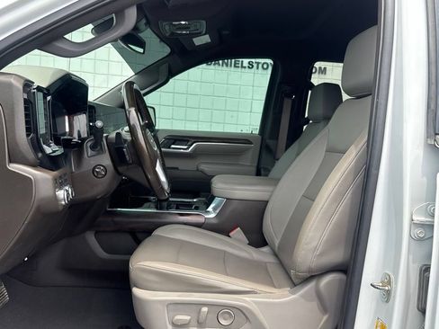 Used 2023 GMC Sierra 1500 SLT w/ SLT Premium Package AWD/4WD image 3