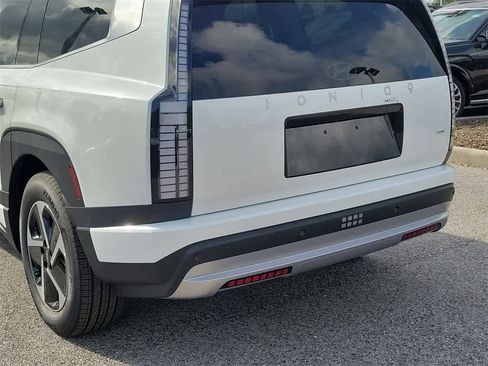 New 2026 Hyundai Ioniq 9 SE image 8