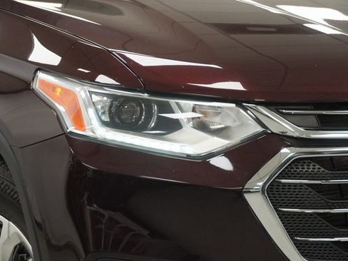 Used 2021 Chevrolet Traverse LT image 6